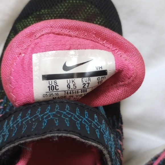 Nike Kids' Black and Pink Sneakers with Blue Accents - Picture 6 of 6